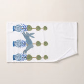 Topiary Blue French Country Bunny Rabbit Handdoek (Handdoek)