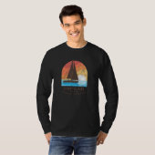 Topsail Island, NC Vacationing Sailboating Sunrise T-shirt (Voorkant volledig)