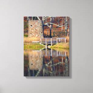 Toren bij de vijver canvas afdruk