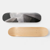 Toren in de stad. persoonlijk skateboard (Horizontaal)