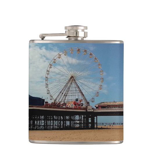 toren van Blackpool Heupfles (Voorkant)