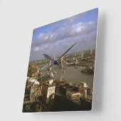 Torenbrug in de jaren negentig vierkante klok (Hoek)