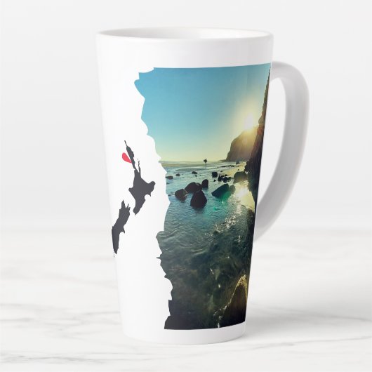 Torn Beach Collage New Zealand Location Pin Latte Mok (Rechterhoek)