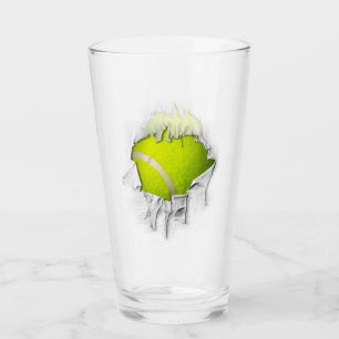 Torn Tennis Glas