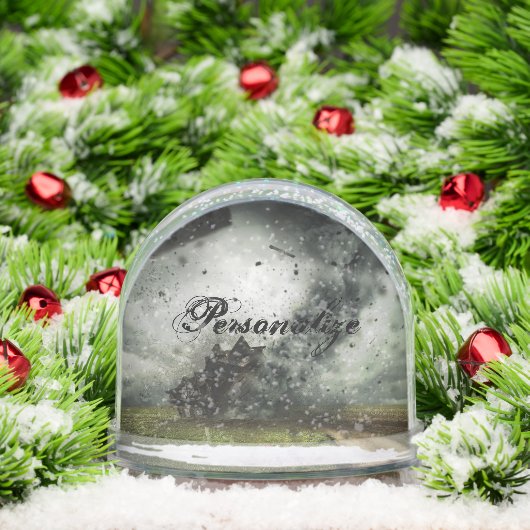 Tornado storm vernietigend huis sneeuwbol (Kerstmis)