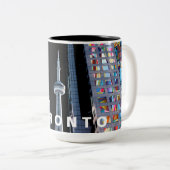 Toronto, Canada in graffiti Tweekleurige Koffiemok (Voorkant rechts)