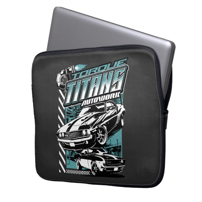 TORQUE TITANS AUTOWORKS - USA LEGEND CARS LAPTOP SLEEVE (Voorkant Links)
