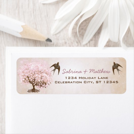 Tortelduifjes met een roze bruinroze hartritme etiket (Insitu)