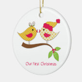 Tortelduifjes met eerste kerstdag gele pokadots keramisch ornament (Links)