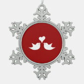 Tortelduifjes met Heart Weddenschap Tin Sneeuwvlok Ornament (Voorkant)
