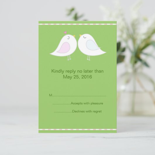 Tortelduifjes met RSVP-kaart met groene achtergron RSVP Kaartje (Staand voorkant)