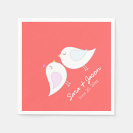 Tortelduifjes op koraalachtergrond bevestigen servet