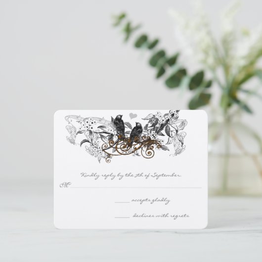 Tortelduifjes Witte Bloemen Teken Weddenschap RSVP Kaartje (Staand voorkant)