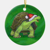Tortoise in Santa Hat op groen Keramisch Ornament (Voorkant)