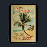 Tortola Magnet Palm Tree Vintage Travel Magneet<br><div class="desc">Een unieke retro uit het midden van de eeuw moderne Tortola Maagdeneilanden-kunstdrukken in de klassieke stijl van het poster. Het bevat een gebogen palmboom op zandige stranden met oceaan onder een blauwe troebele hemel.</div>