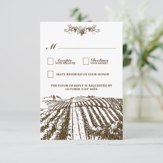 Toscaanse wijnmakerij rustieke wijngaard bruiloft RSVP kaartje (Staand voorkant)