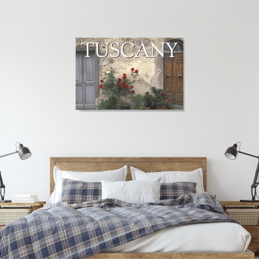 Toscane, Italië | Toscaanse Deuropening Canvas Afdruk (Insitu (Slaapkamer))