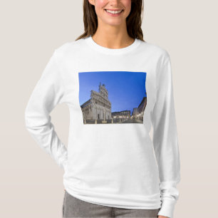 Toscane, Lucca, Piazza San Michele bij zonsopgang T-shirt