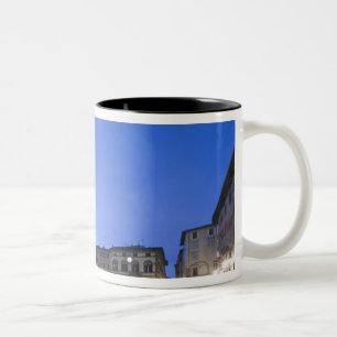 Toscane, Lucca, Piazza San Michele bij zonsopgang Tweekleurige Koffiemok