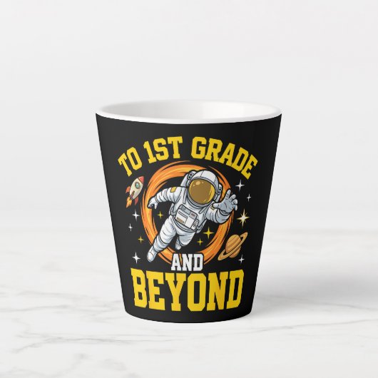 tot 1e klas en verder Astronaut Student Latte Mok (Voorkant)