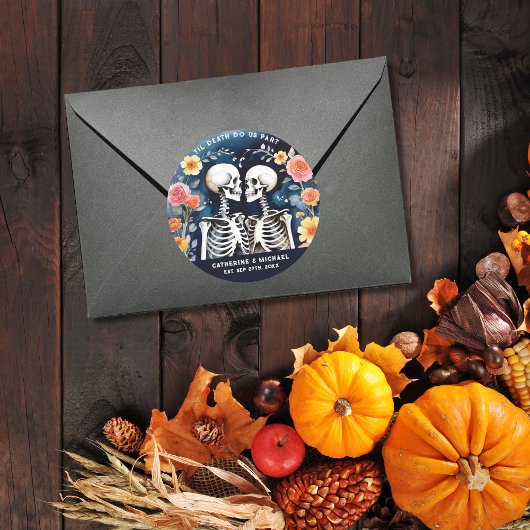 Tot de dood maken we deel skeletten gotische bruil ronde sticker