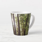 Tot Reuzenbomen in de Ochtend Latte Mok (Rechterhoek)