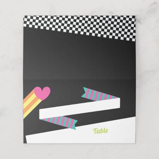 Totaal 80s Harten en Strepen Bruiloft Plaatskaartje (Buitenkant ongevouwen)