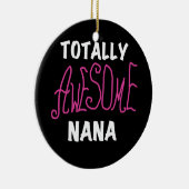 Totaal Geweldige Nana Pink T-shirts en Giften Keramisch Ornament (Rechts)