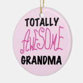 Totaal Geweldige Oma - Roze T-shirts en Giften Keramisch Ornament (Links)