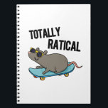 Totaal Ratig Funny Rat Pun Notitieboek<br><div class="desc">Het Ratical Funny Rat Pun heeft een schattige rat als hij op zijn skateboard kruipt. Cute Pun cadeau voor familie en vrienden die van schattige radicale rattenbonen houden.</div>