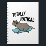 Totaal Ratig Funny Rat Pun Notitieboek<br><div class="desc">Het Ratical Funny Rat Pun heeft een schattige rat als hij op zijn skateboard kruipt. Cute Pun cadeau voor familie en vrienden die van schattige radicale rattenbonen houden.</div>
