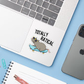 Totaal Ratig Funny Rat Pun Sticker (Laptop met iPhone)