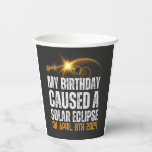 Totaal Solar Eclipse Grappige Verjaardag 4-8-2024  Papieren Bekers<br><div class="desc">zonsverduistering en verjaardag 4-8-2024 Mijn verjaardag veroorzaakte een totale zonsverduistering op 8 april 2024 Leuke verjaardag Maak een statement en omarm de hemelse magie van je verjaardag met ons shirt "My Birthday Caused a Total Solar Eclipse". Het is een gespreksstart, een aandenken, en een herinnering aan de ongelooflijke wonderen van...</div>