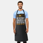 Totaal Solar Eclipse Grappige Verjaardag 4-8-2024  Schort (Gedragen)