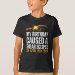 Totaal Solar Eclipse Grappige Verjaardag 4-8-2024  T-shirt<br><div class="desc">zonsverduistering en verjaardag 4-8-2024 Mijn verjaardag veroorzaakte een totale zonsverduistering op 8 april 2024 Leuke verjaardag Maak een statement en omarm de hemelse magie van je verjaardag met ons shirt "My Birthday Caused a Total Solar Eclipse". Het is een gespreksstart, een aandenken, en een herinnering aan de ongelooflijke wonderen van...</div>