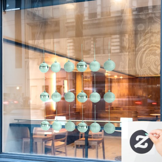 Totaal versierde kerstboomversiering vectorieel on raamsticker (Cafe Raam)