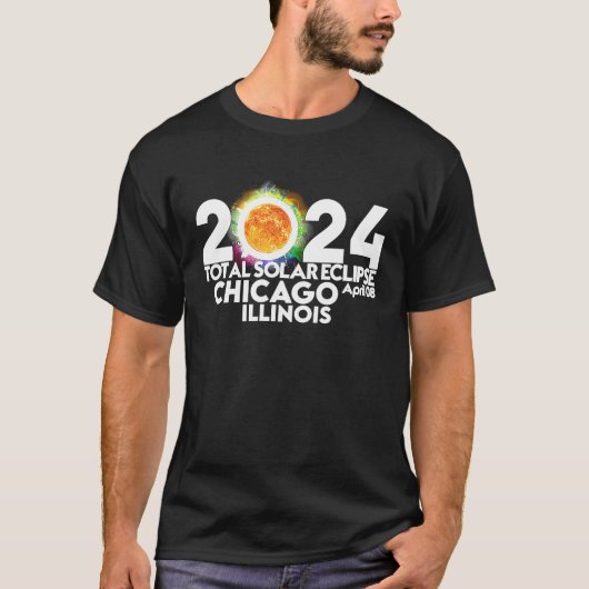 Totaal zonnepanelen Chicago ILLINOIS 8 april 2024 T-shirt (Voorkant)