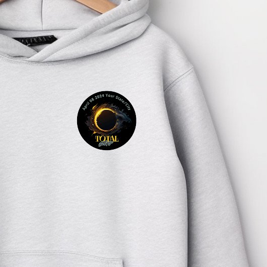 Totaal Zonsverduistering 2024 Uw Stad Staat Zwart Ronde Button 5,7 Cm