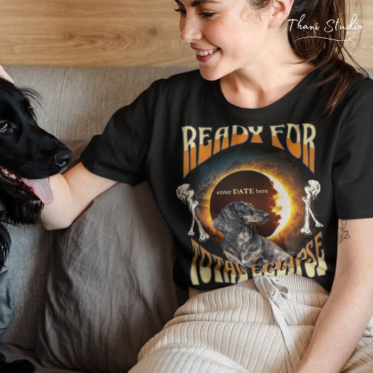 Total Eclipse 2024 bewerkbare datum Schattige Dog T-shirt