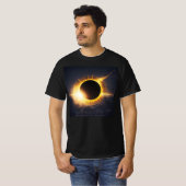 Total Solar Eclipse Alle tekst & datum toevoegen U T-shirt (Voorkant volledig)