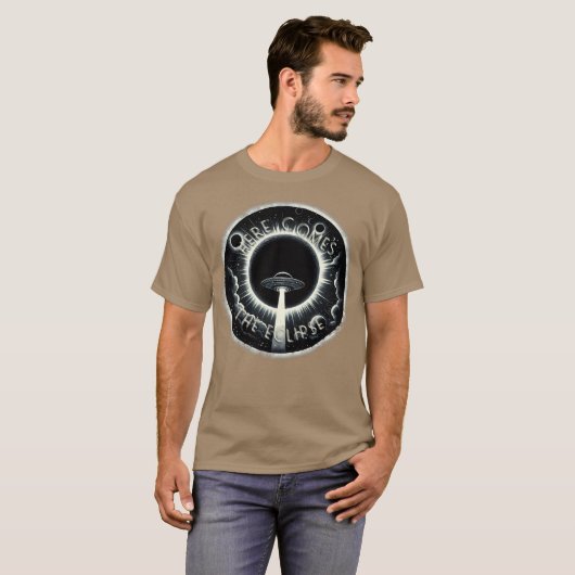 Total Solar Eclipse Here Come The Eclipse 2024 T-shirt (Voorkant volledig)