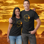 Totale Zonsverduistering 2019 Chili Zuid-Amerika T-shirt<br><div class="desc">Maak je klaar voor de Grote Zuid-Amerikaanse totale zonsverduistering die plaatsvindt op 2 juli 2019. Dit coole T-shirt is de perfecte manier om deze historische gebeurtenis te herdenken en kan worden aangepast met een stad, land of je eigen aangepaste tekst. Wijzig ook eenvoudig de boven- en ondertekst. Het ontwerp is...</div>