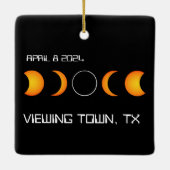 Totale Zonsverduistering 2024 Gepersonaliseerd Sta Keramisch Ornament (Achterkant)