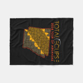 Totale Zonsverduistering 2024 Ronde van Arkansas Fleece Deken (Voorkant (Horizontaal))