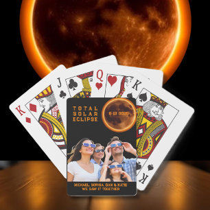 Totale Zonsverduistering 2026 Familie Foto Aandenk Pokerkaarten