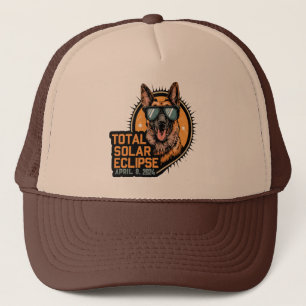 Totale Zonsverduistering April 2024 Duitse Herder  Trucker Pet