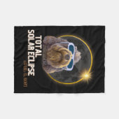Totaliteit Zonsverduistering Goldendoodle met Verd Fleece Deken (Voorkant (Horizontaal))