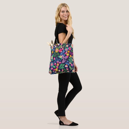 Tote Bag With Black Background Floral Design (Op model)