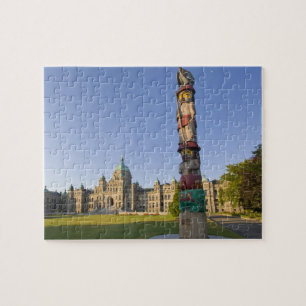 Totempaal bij het parlementsgebouw in legpuzzel