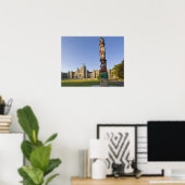 Totempaal bij het parlementsgebouw in poster (Thuiskantoor)